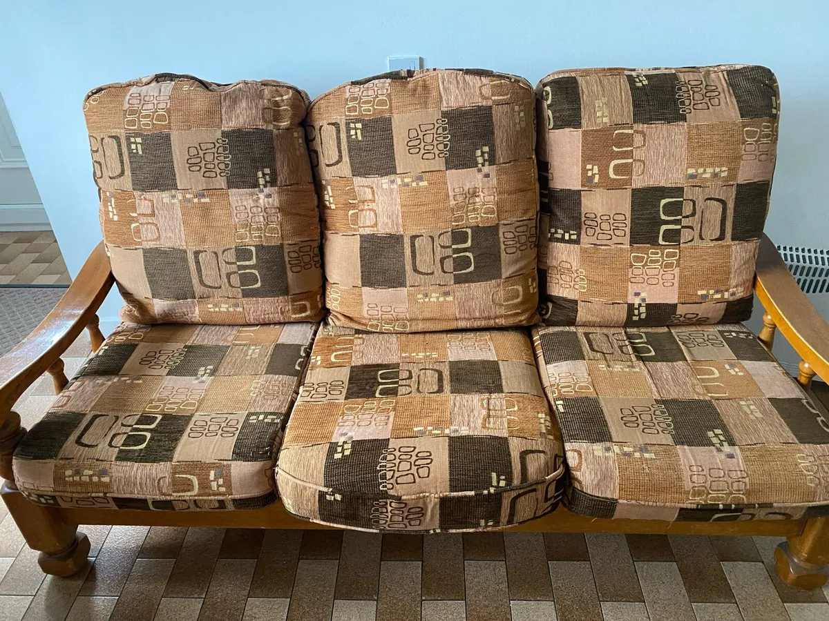 Couch - Image 2