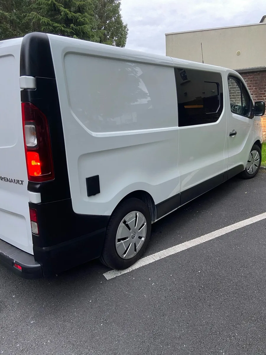 Campervan Renult traffic 2017 - Image 3