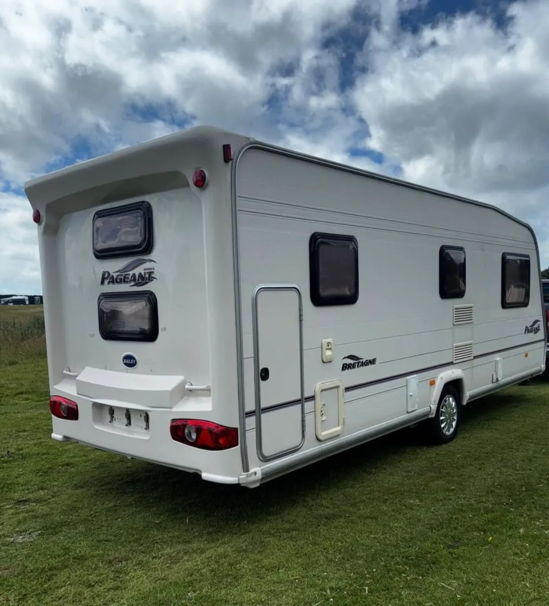 09 Bailey 6/7 berth with Full Awning - Image 2