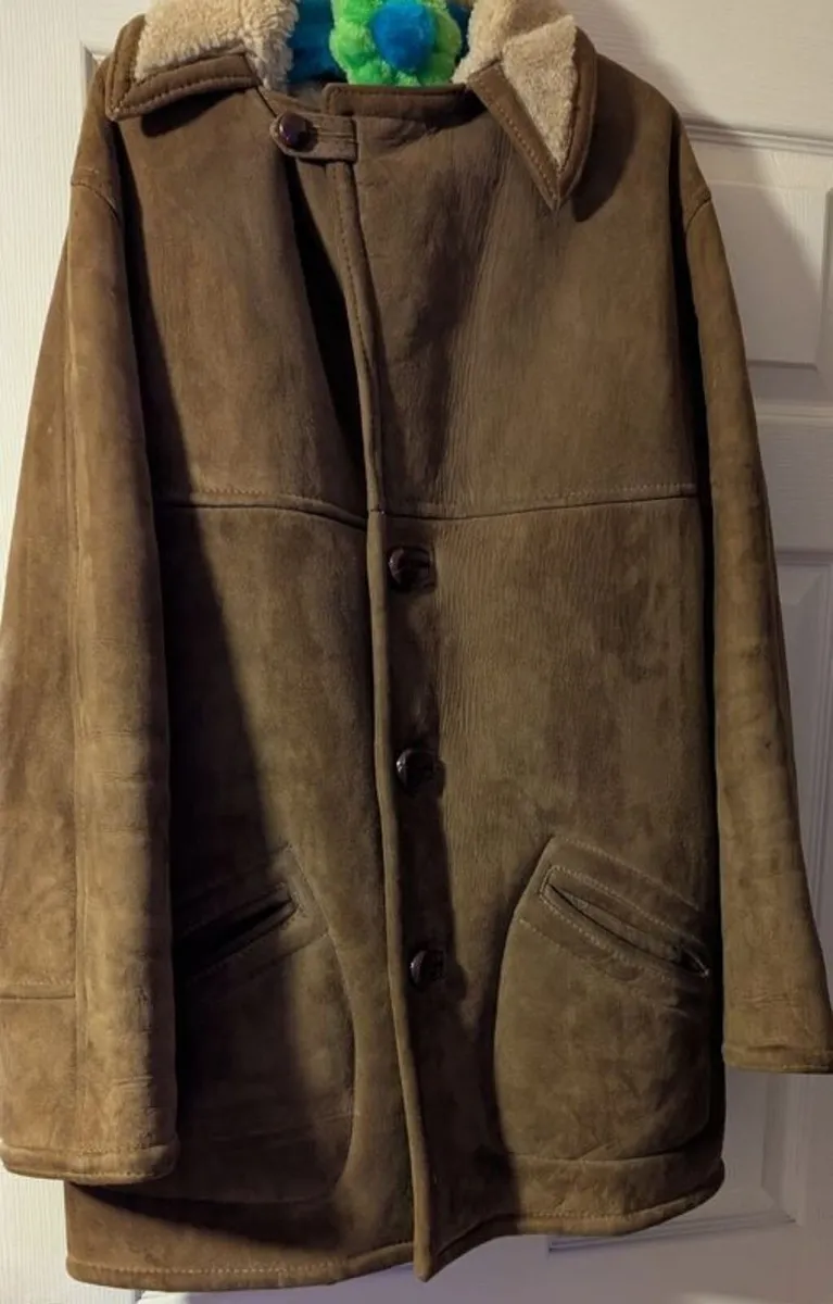 Vintage 70s man's Vintage sheepcoat size medium - Image 2