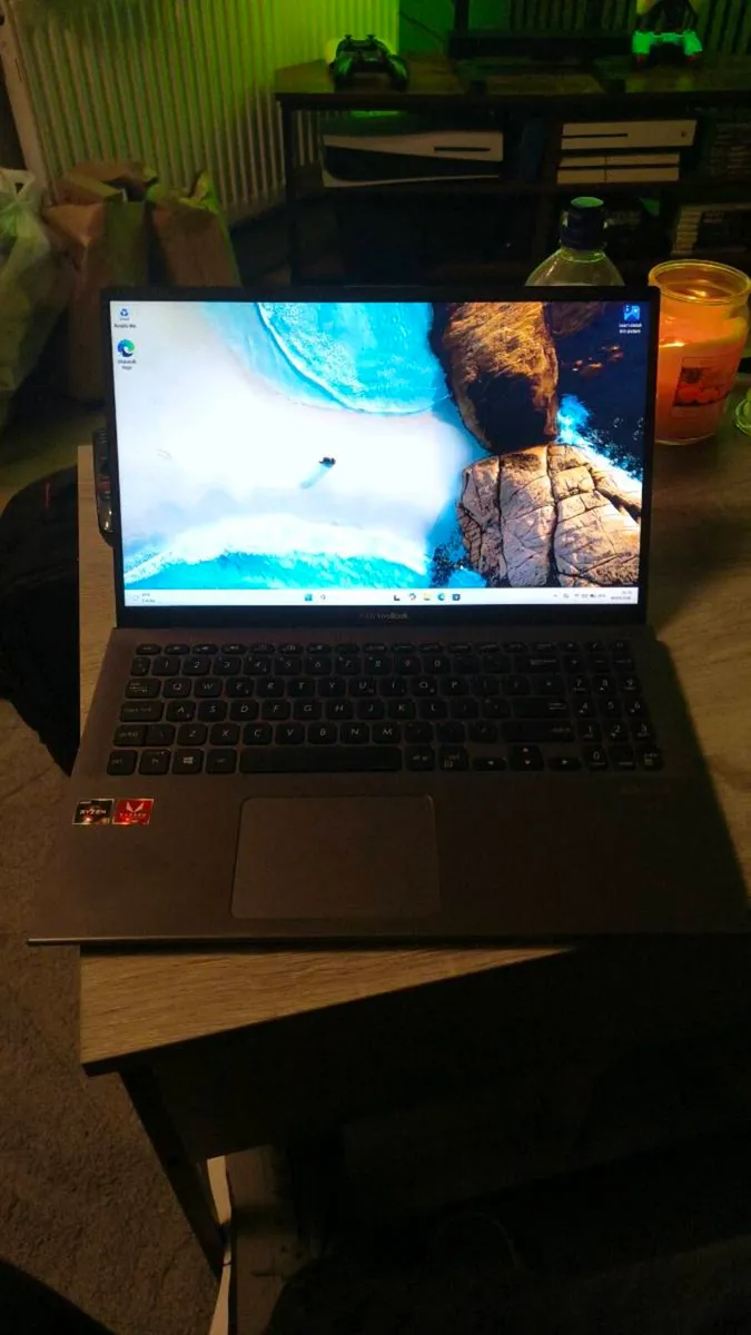 Asus Vivobook 15 / 12gb / Ryzen 5 - Image 1