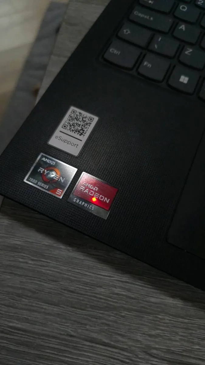 Lenovo v15 / 16gb / Ryzen 5 7520u - Image 3