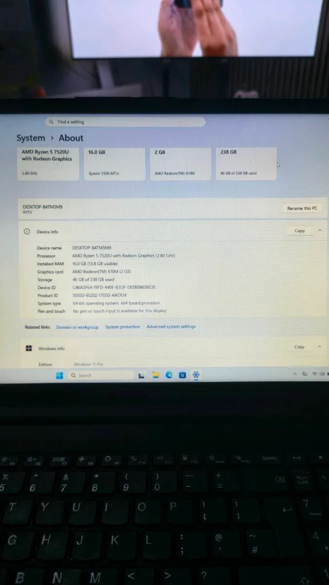 Lenovo v15 / 16gb / Ryzen 5 7520u - Image 2