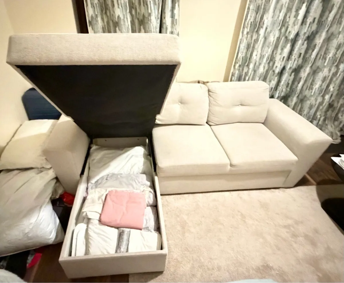 Sofa Bed with Chaise Longue – Like New! - Image 3