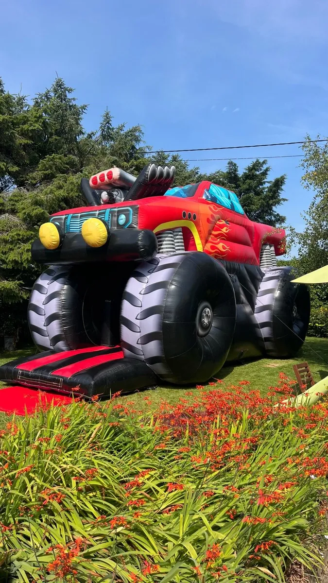 Bouncy castles & games - Image 1
