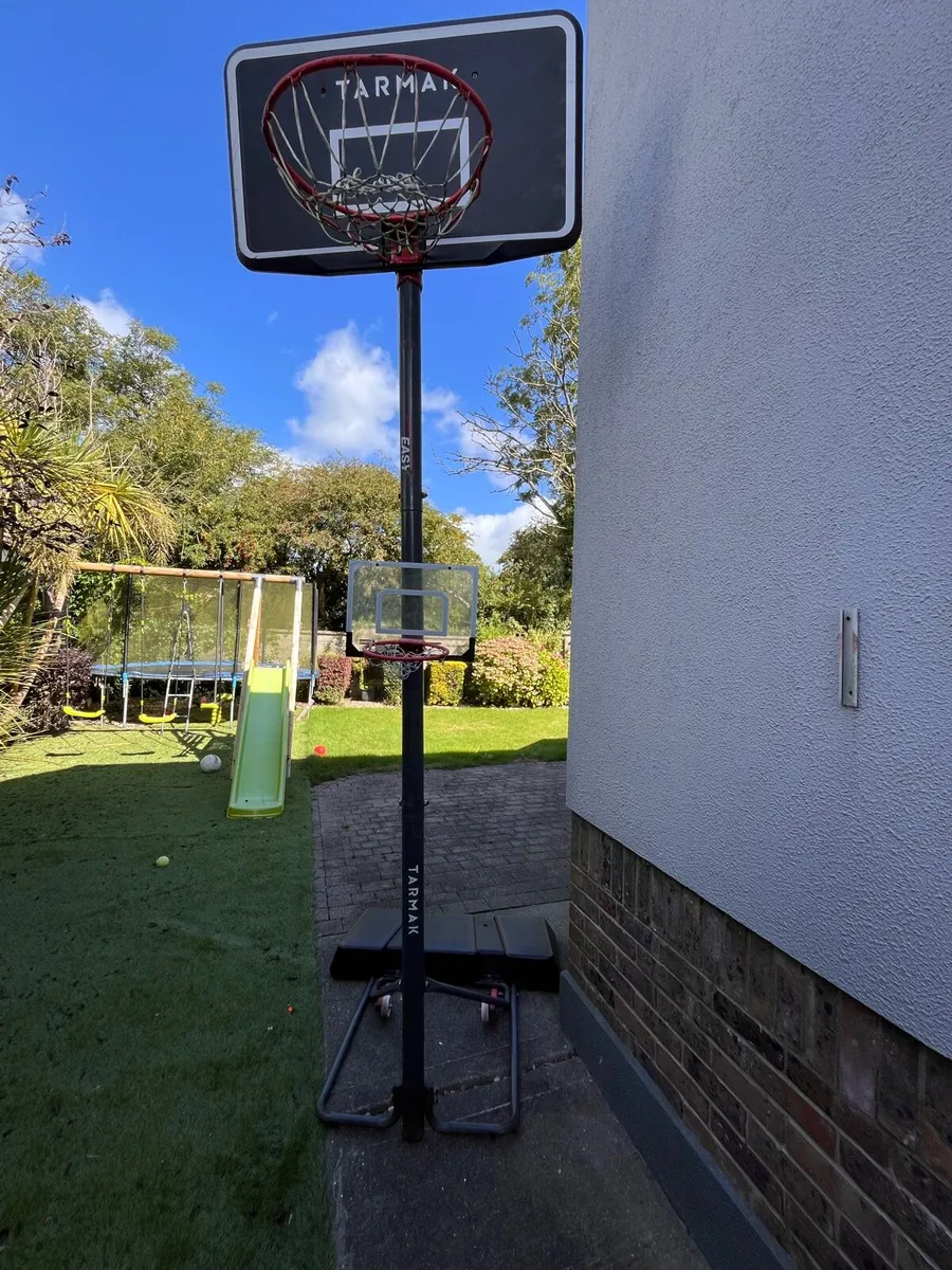 Basketball hoop - free standing - Image 1
