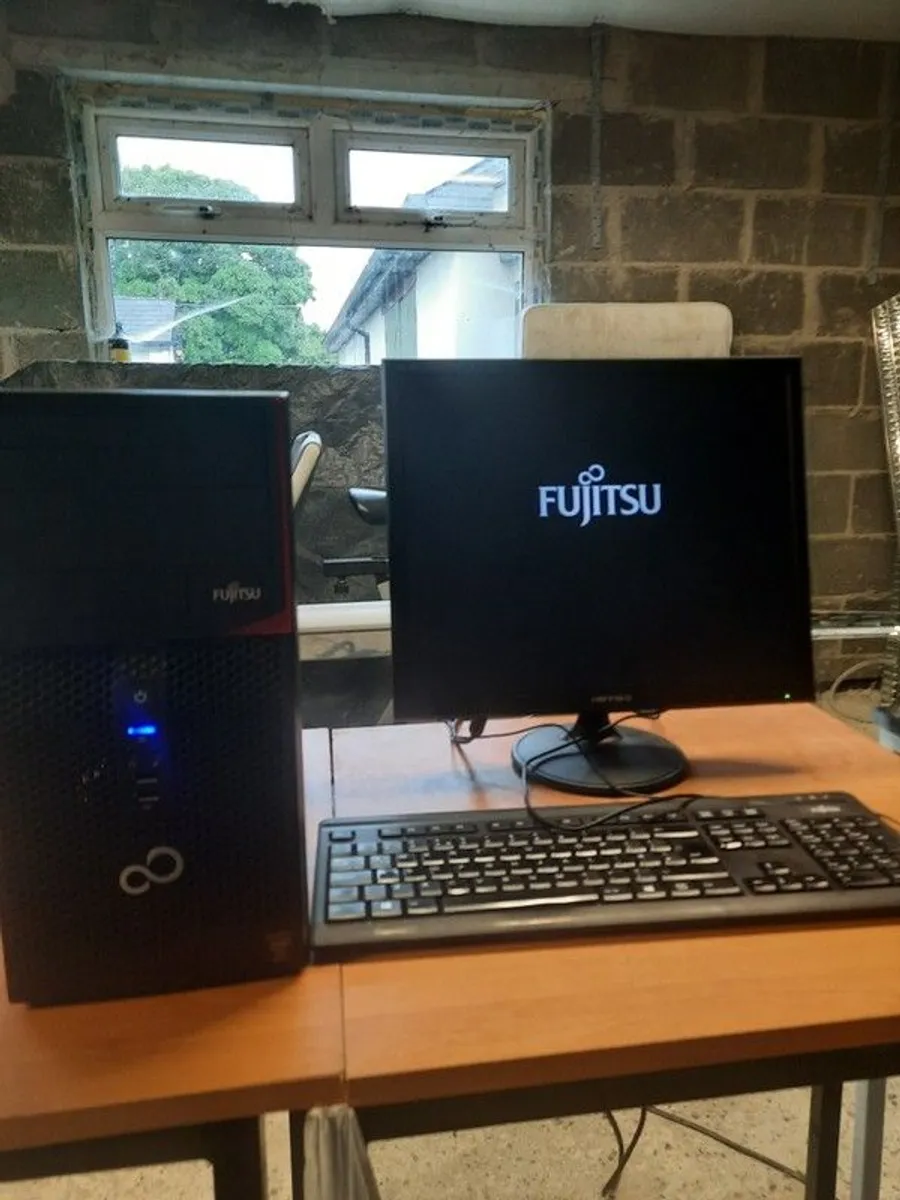 PC Desktop i5 Fujitsu - Image 1