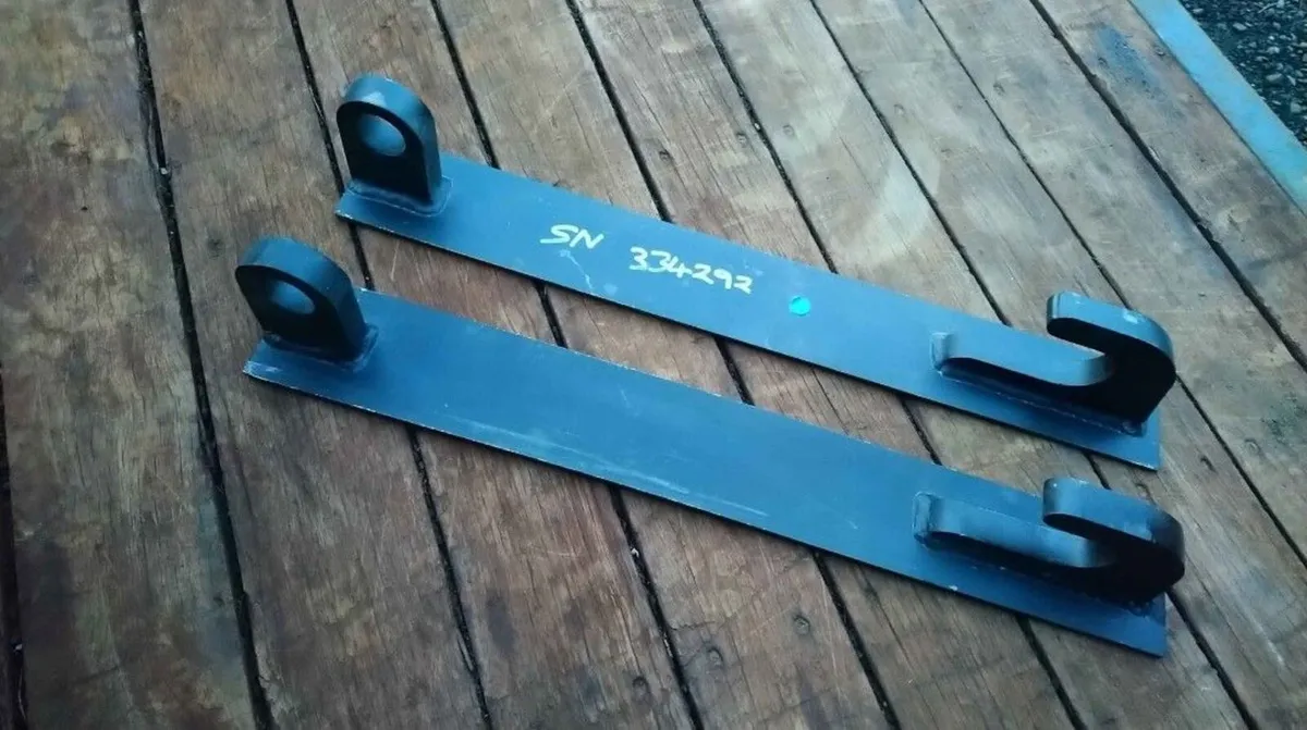 NEW JCB Q FIT BRACKETS PAIR - Image 1