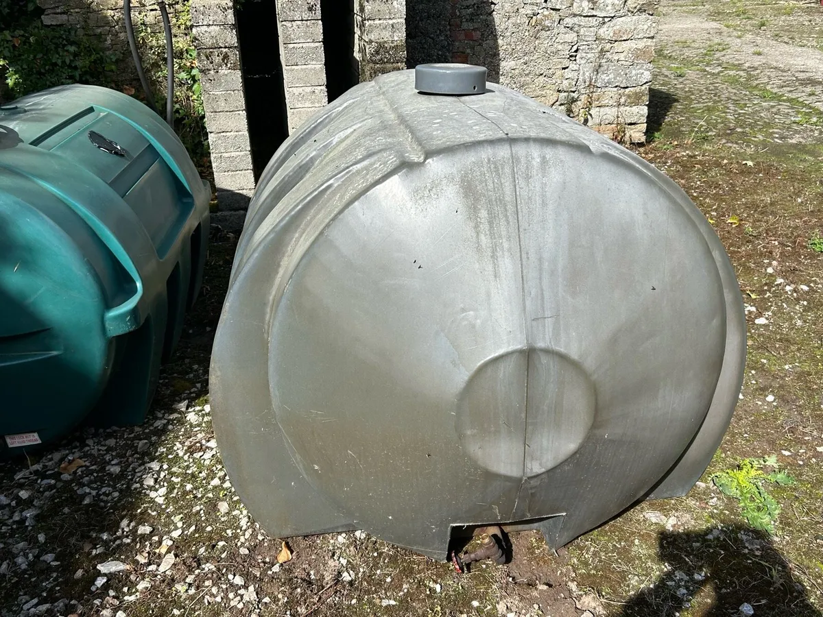 2 OIL TANKS - Image 2