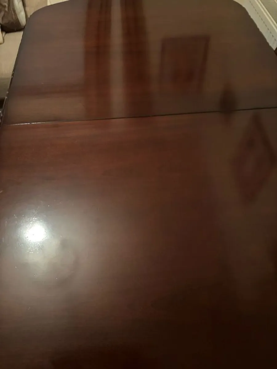 Dining table - Image 1