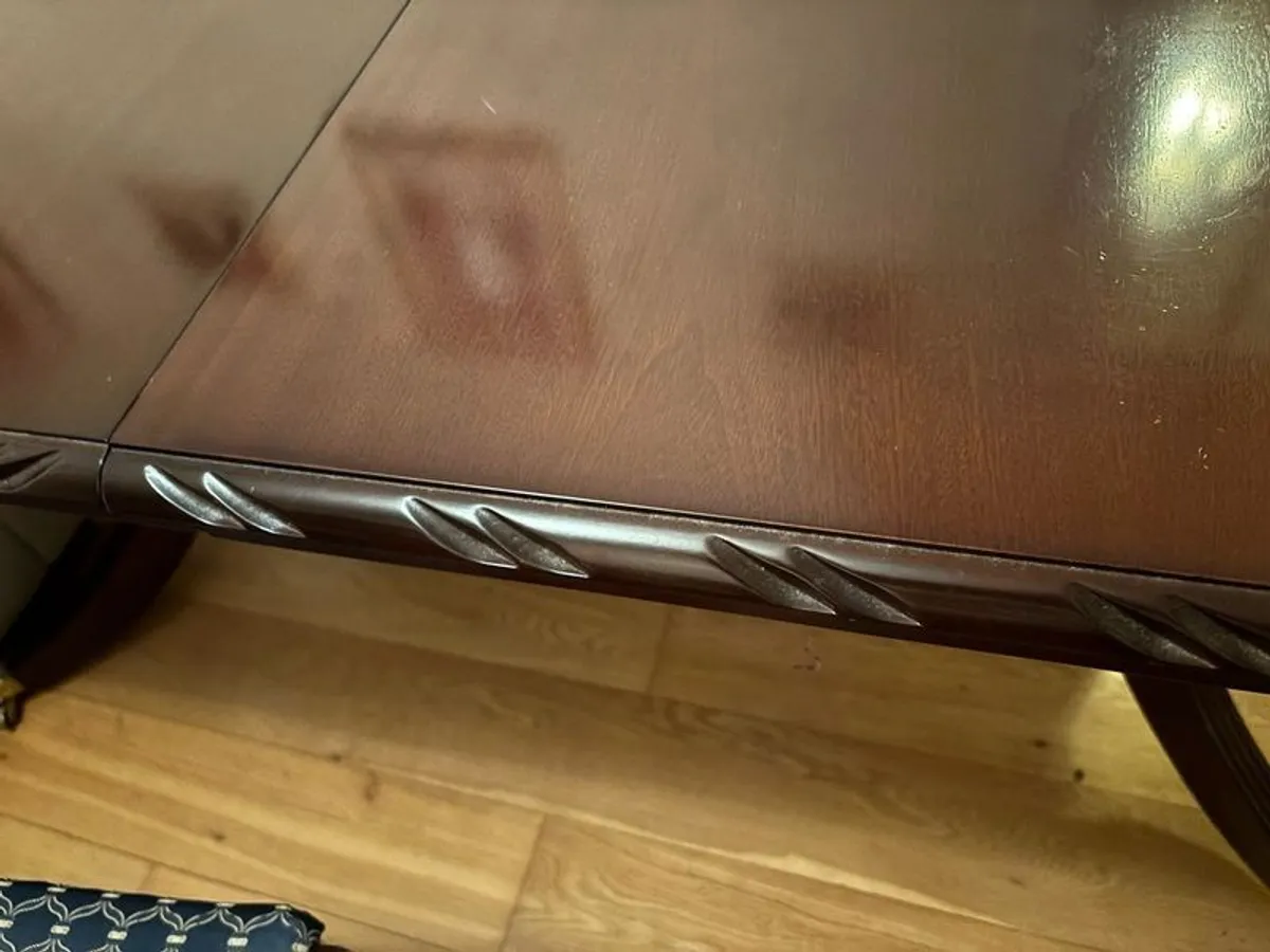 Dining table - Image 2