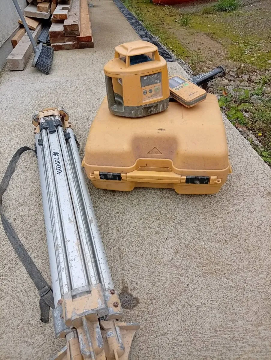 Topcon laser. Big Blue Bull Float - Image 1