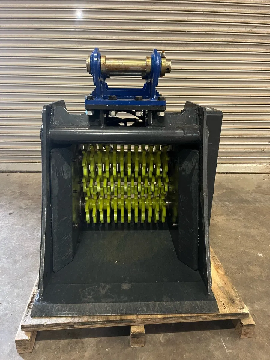 Screening bucket to suit 4 to 9 ton digger - Image 1