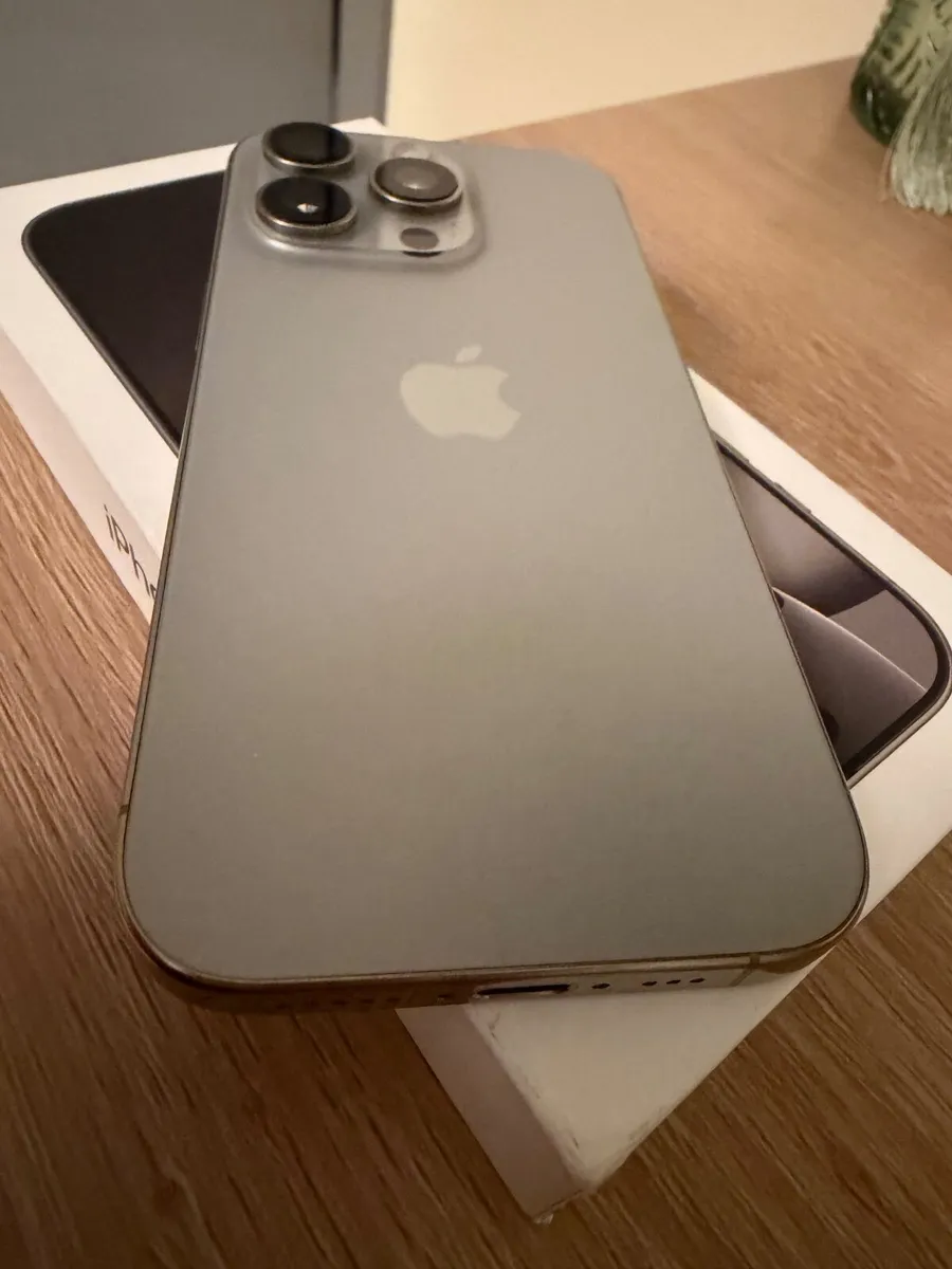 Iphone 16PRO 1 TB - Image 3