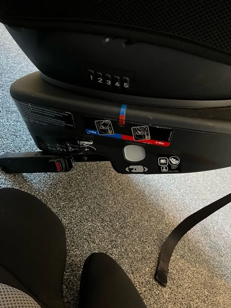 Joie 360 car seat - Image 2