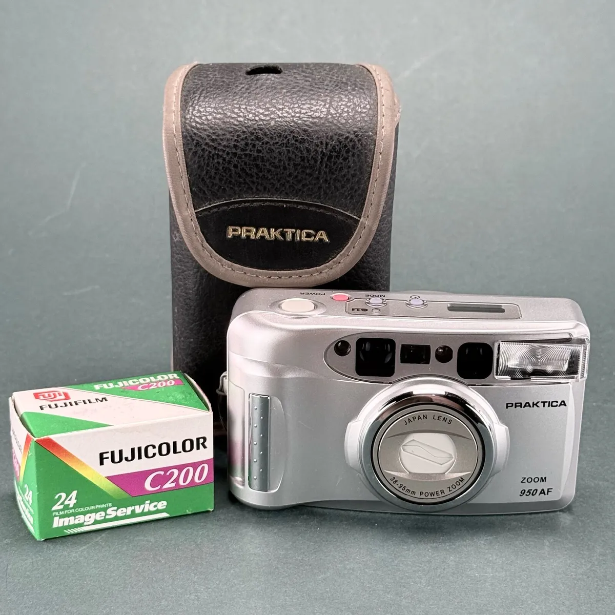 Praktica point and shoot 35mm film camera - Image 1