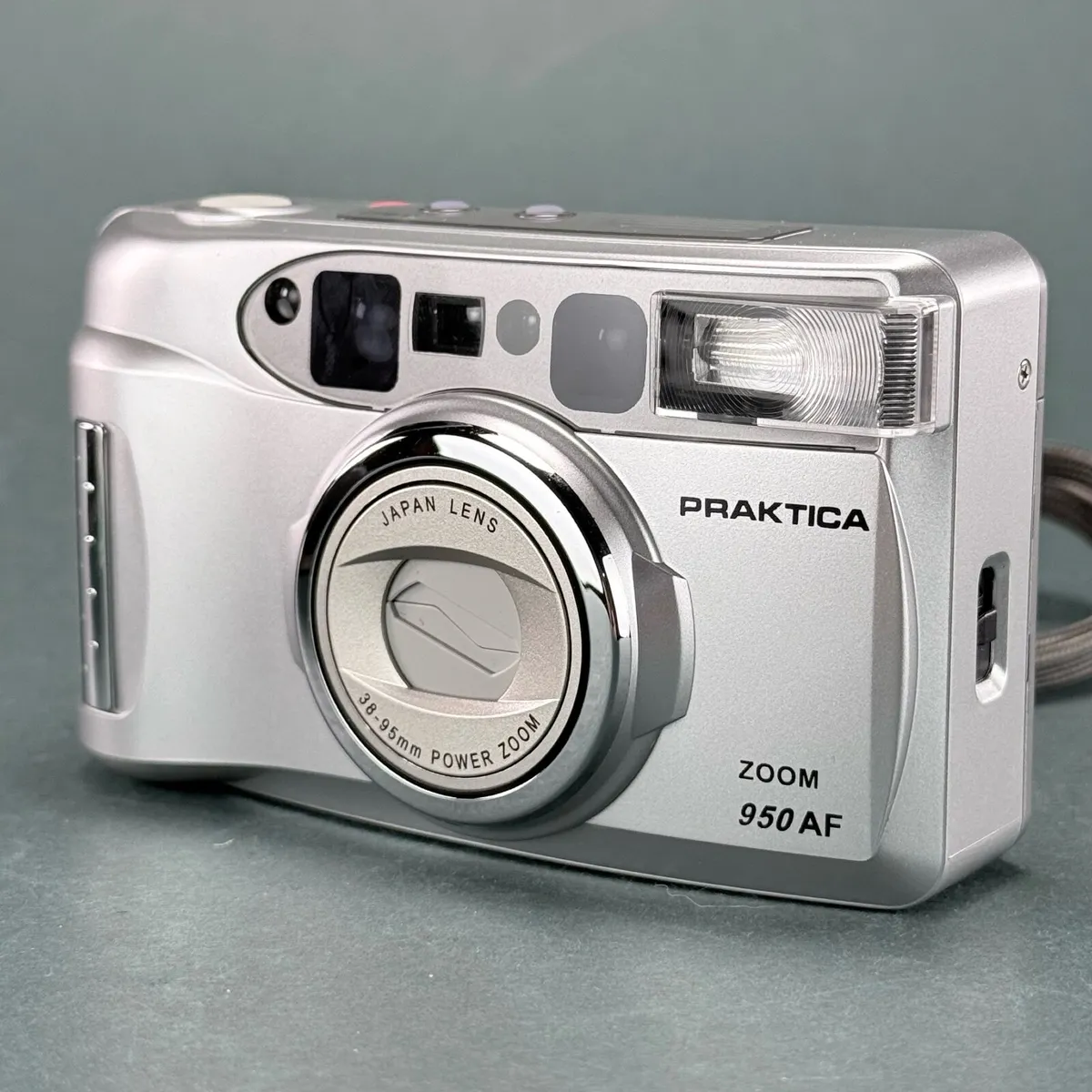 Praktica point and shoot 35mm film camera - Image 3