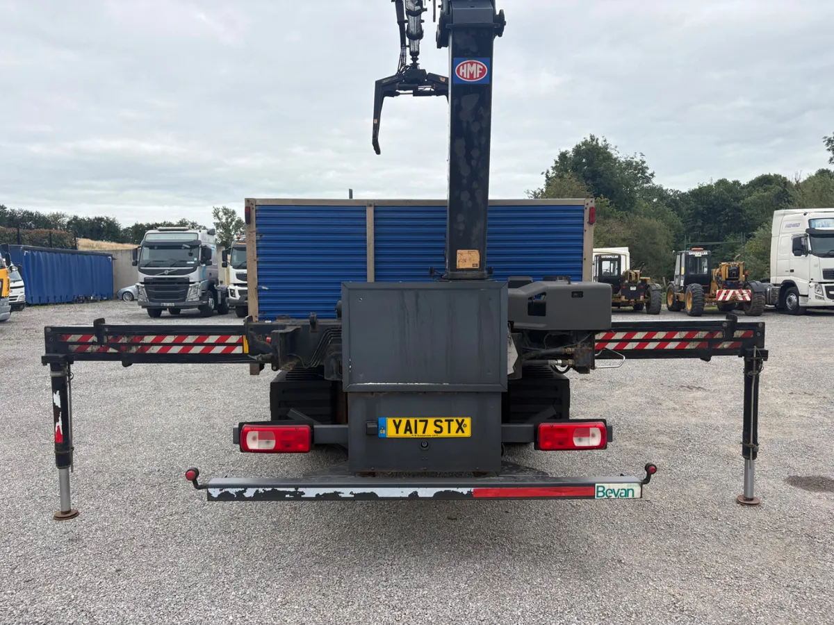 2017 DAF CF 400 8x2 Dropside Flatbed Crane - Image 4