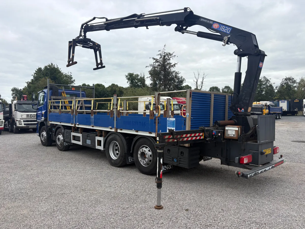 2017 DAF CF 400 8x2 Dropside Flatbed Crane - Image 3
