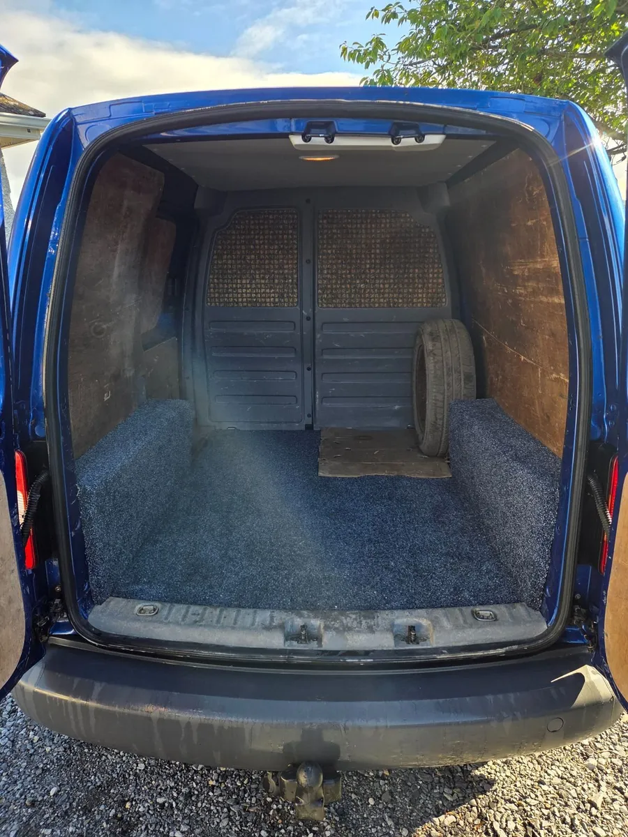 Volkswagen Caddy 2008 - Image 3