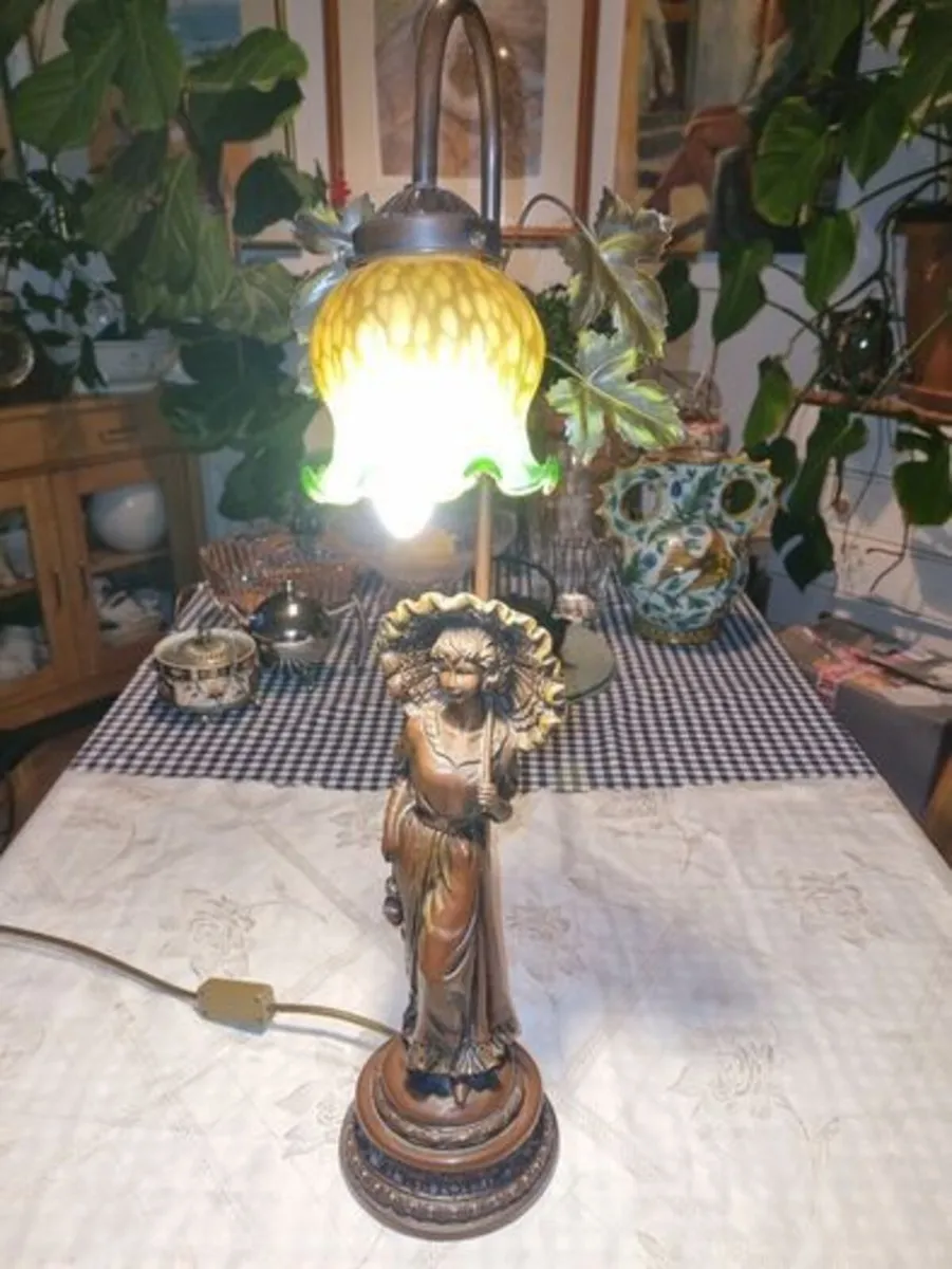 Vintage large woman statue lamp - Image 1