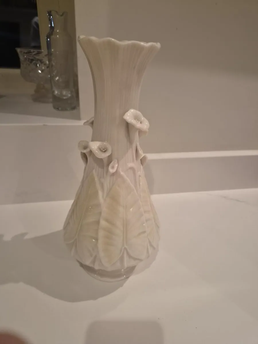 Large Vintage Belleek Nile Vase – 33cm - Image 1