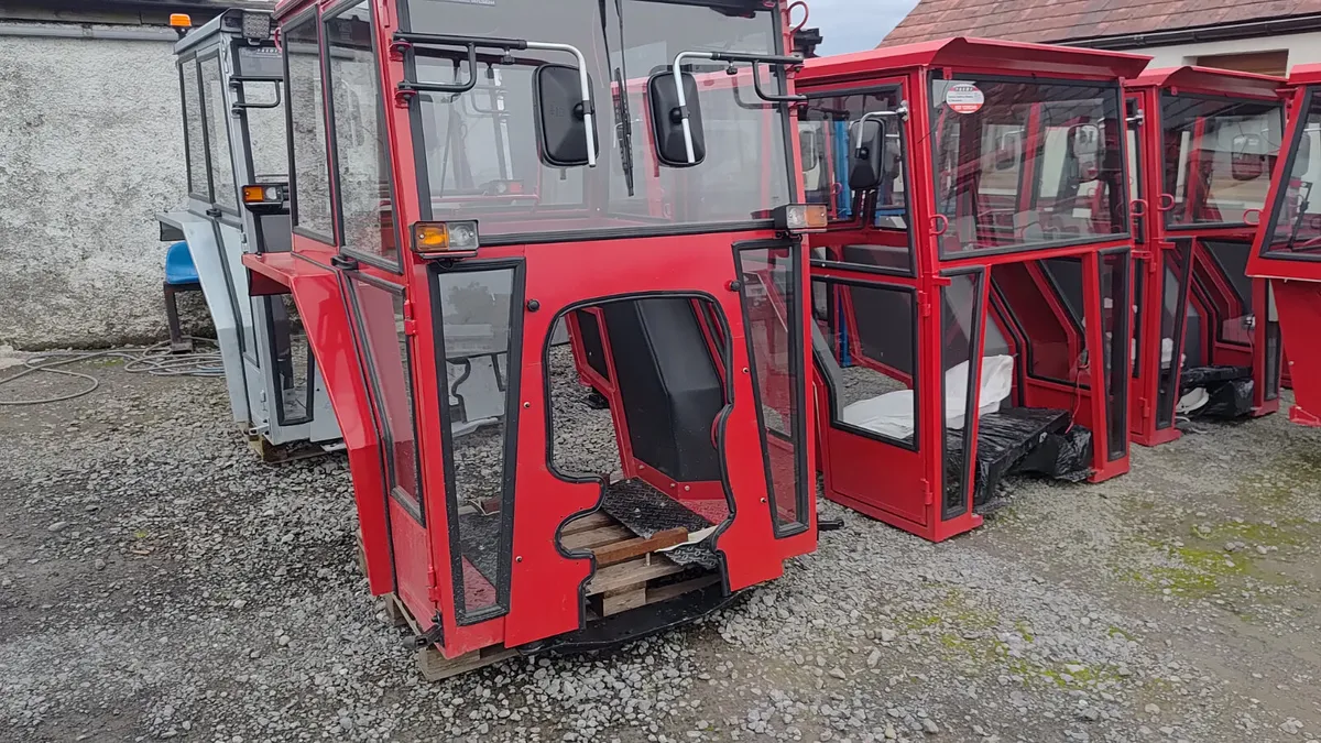 New cab mf 135 35 - Image 1