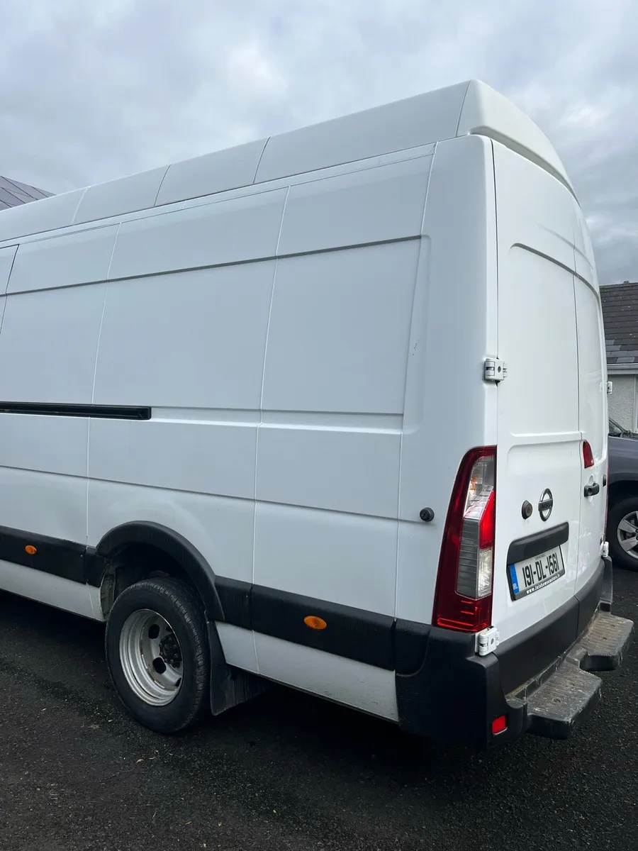 Nissan NV400 - Image 2