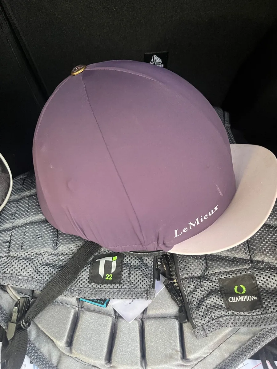 Horseriding gear - Image 2