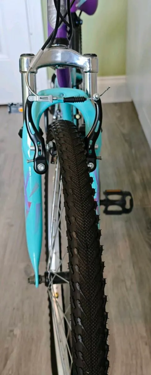 Girls bike - Image 4