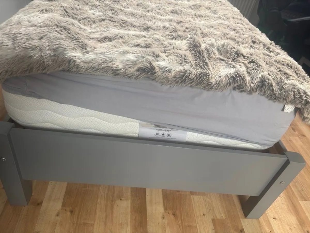 Single bed - Image 3