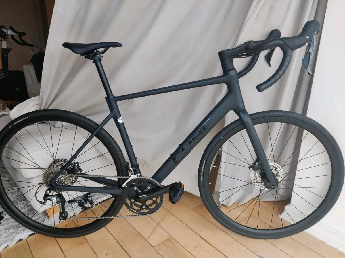 Cube Attain Road Race Bike - Image 1