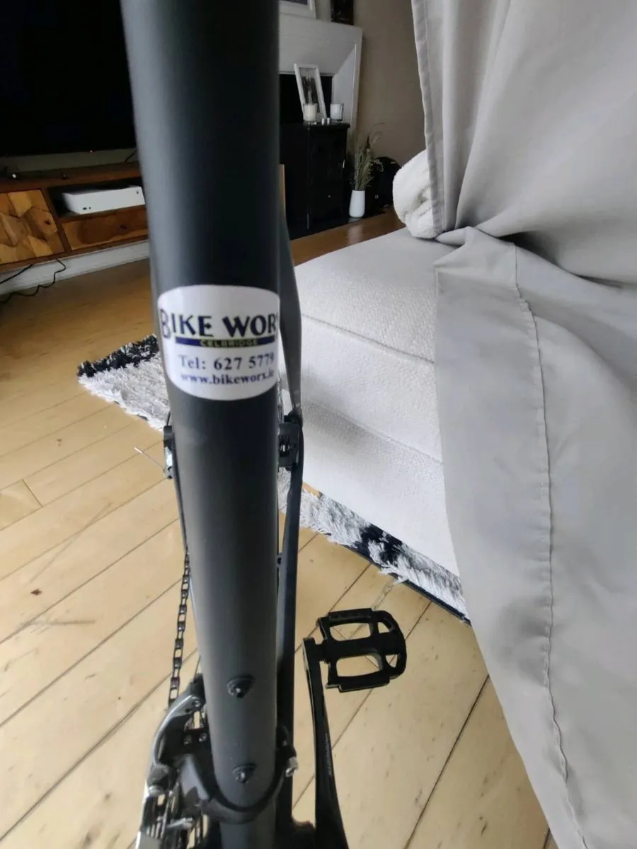 Cube Attain Road Race Bike - Image 2