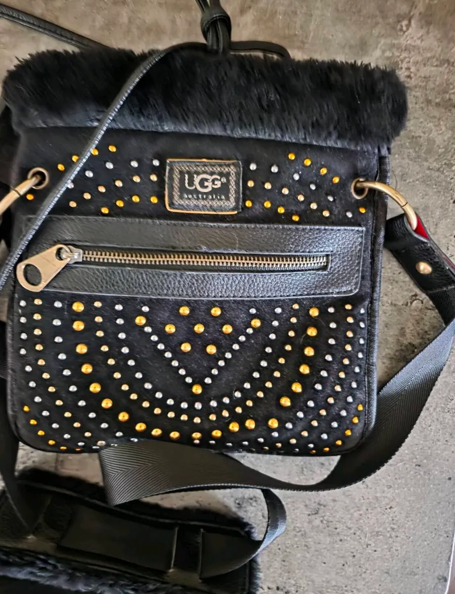 Vintage Ugg Australia crossbody Black Bag - Image 2