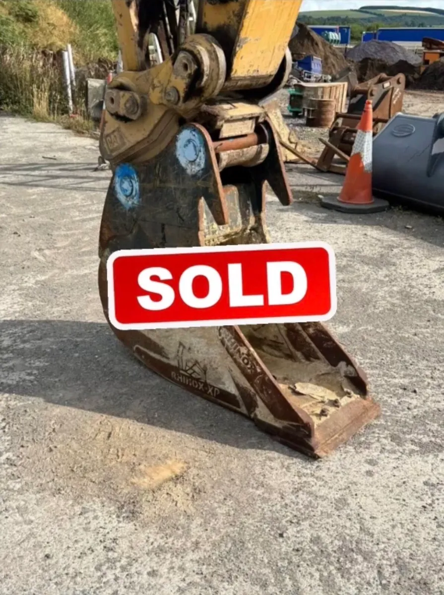 18” Rhinox Digging Bucket 80mm pins - Image 1