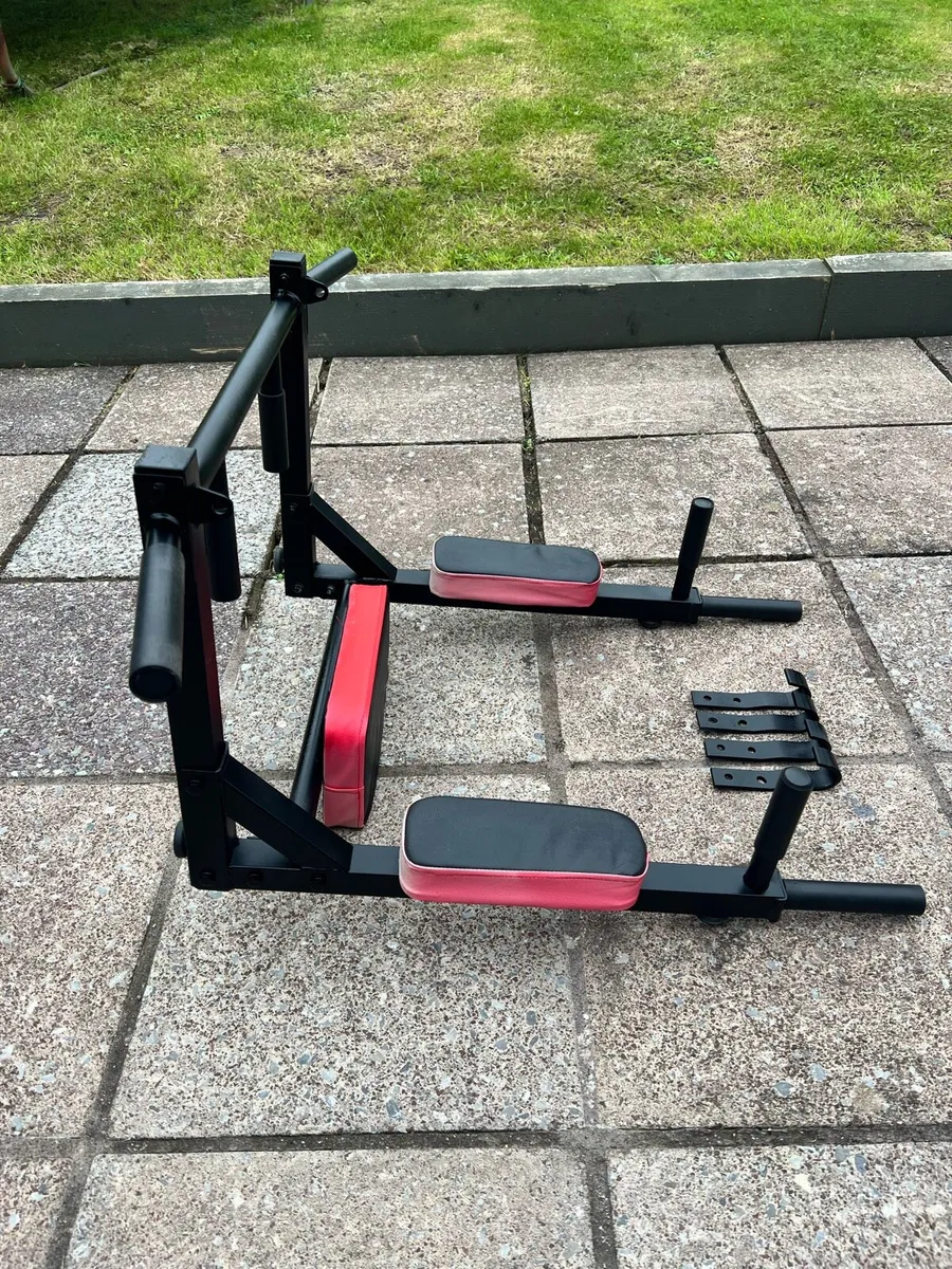Wall mounted pull up / dip bar - Image 2