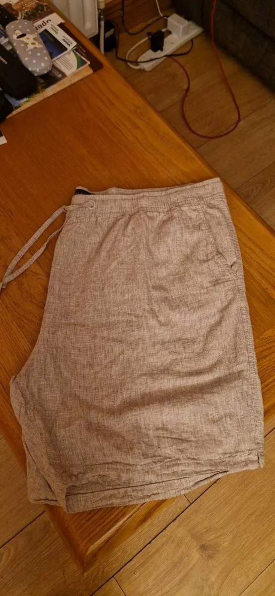 Men's clothing - Image 2