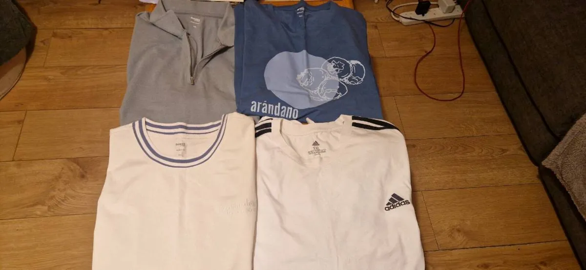 Men's clothing - Image 3