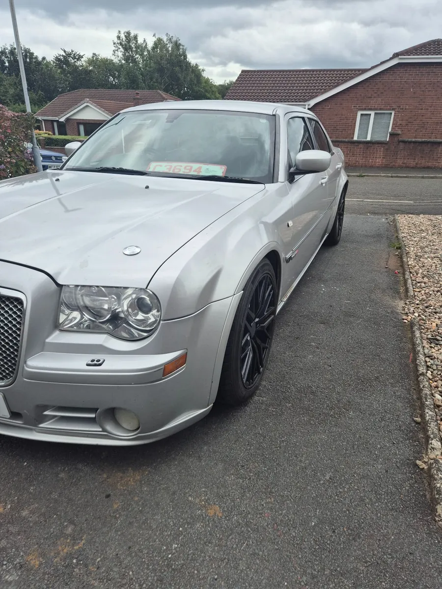 CHRYSLER 300c 6.1 SRT8 HEMI - Image 4