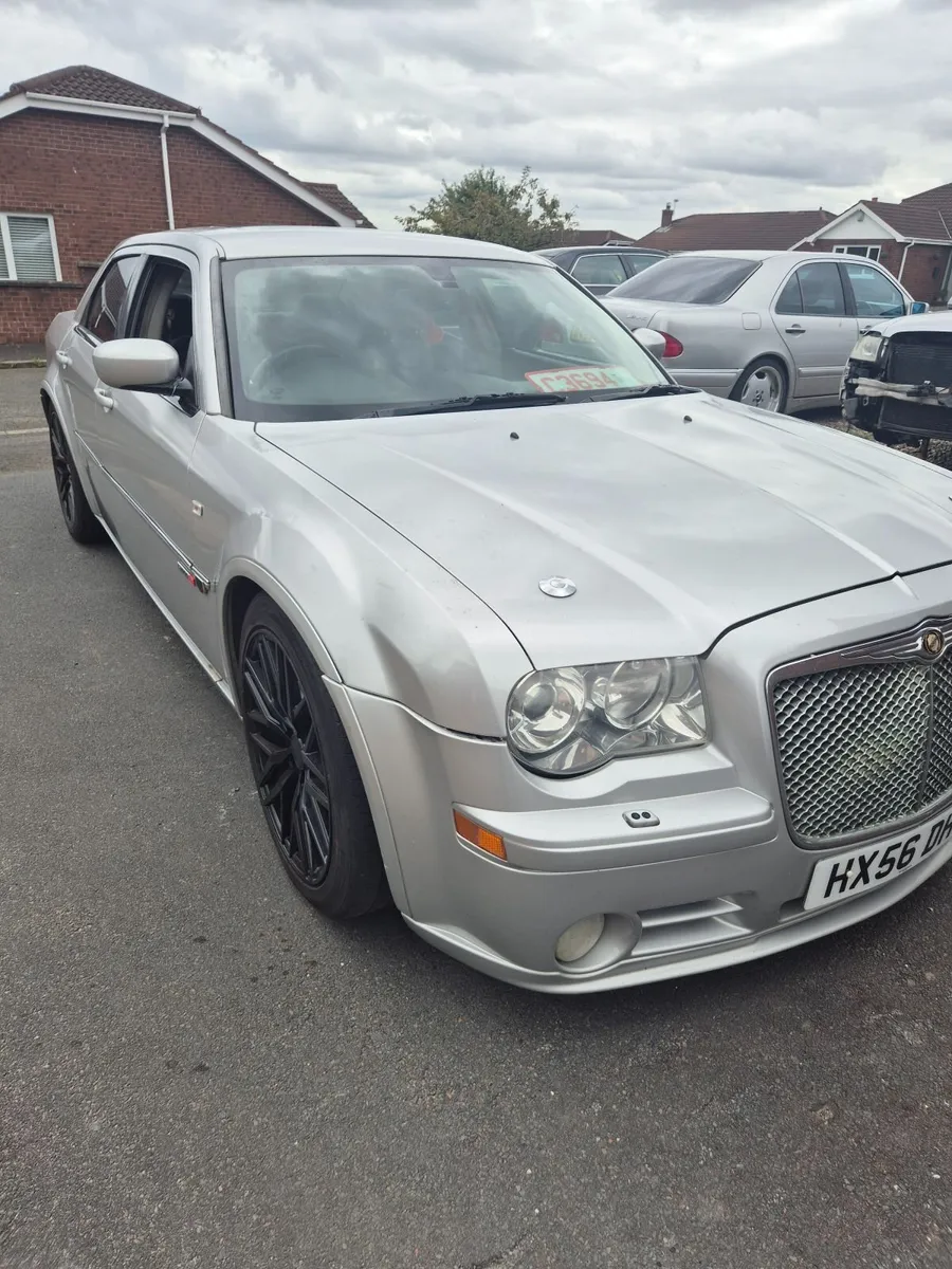 CHRYSLER 300c 6.1 SRT8 HEMI - Image 3