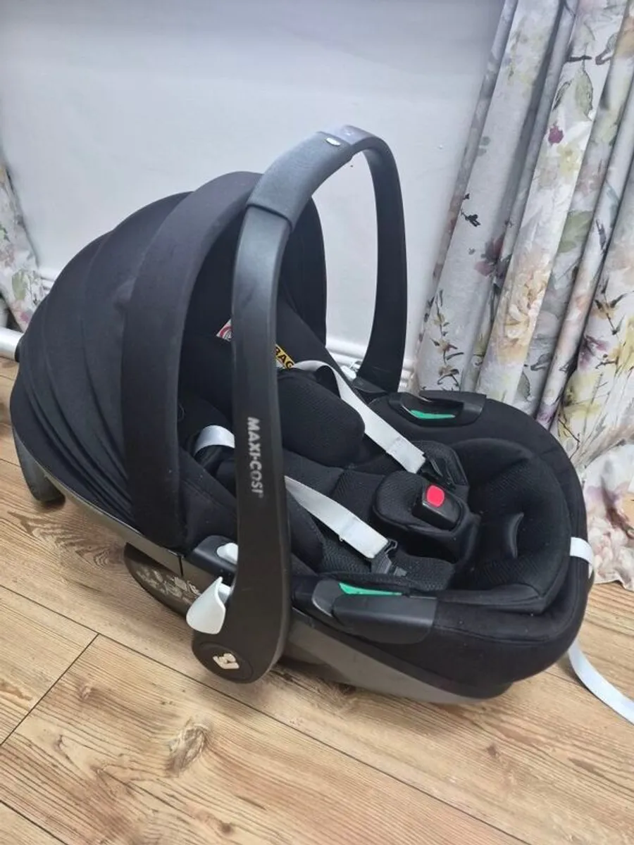 maxi cosy car seat - Image 1