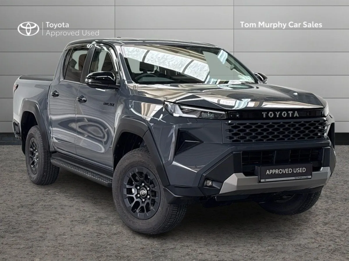 Toyota Hilux SR5 MHEV 2.8 D/Cab - Image 1
