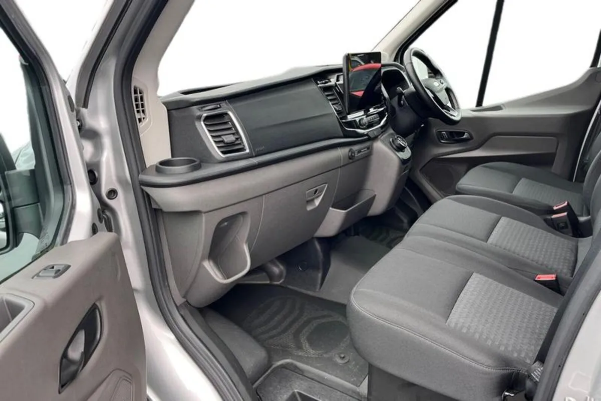 Ford E-Transit 350 Trend AUTO L3 H2 LWB Medium Roo - Image 3