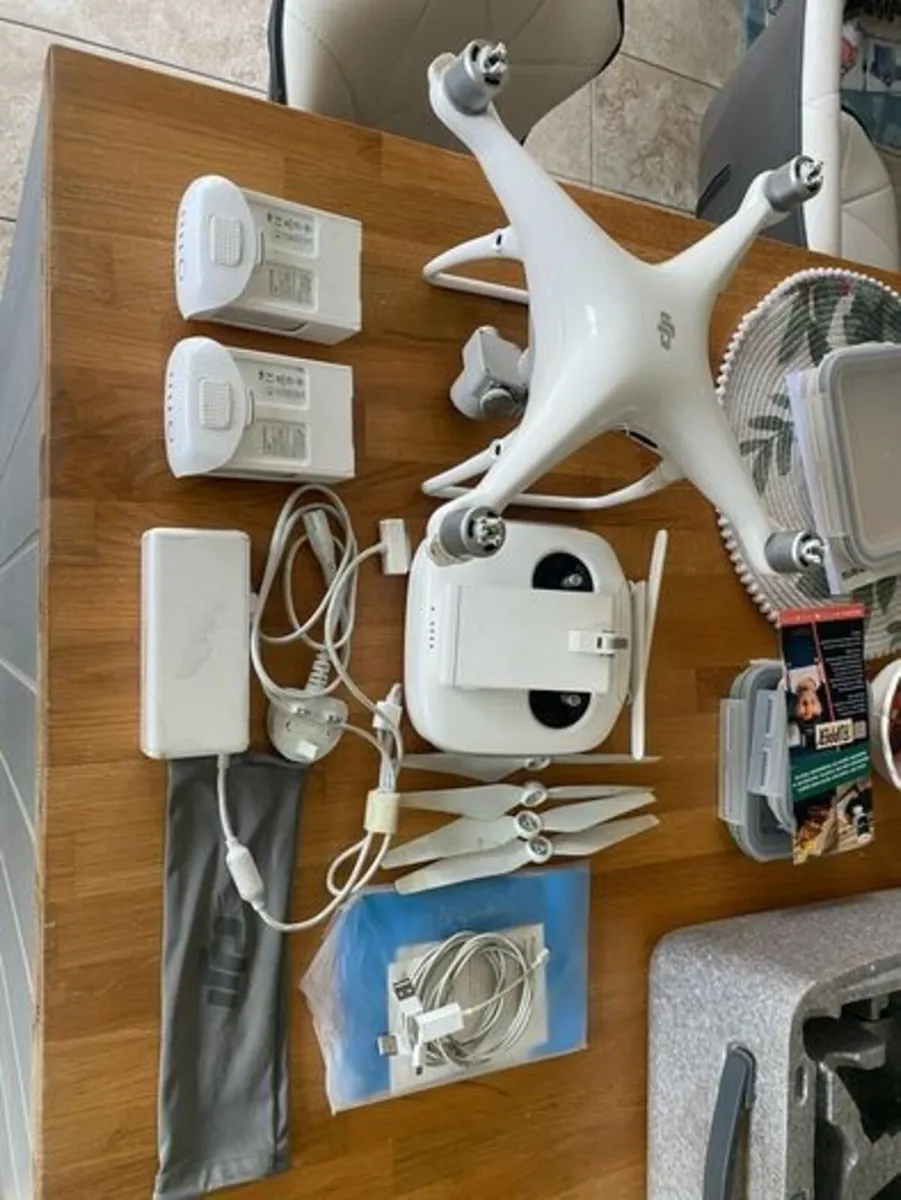 Drone Phantom 4 Pro  Fix. Parts or repair  Drone P - Image 1