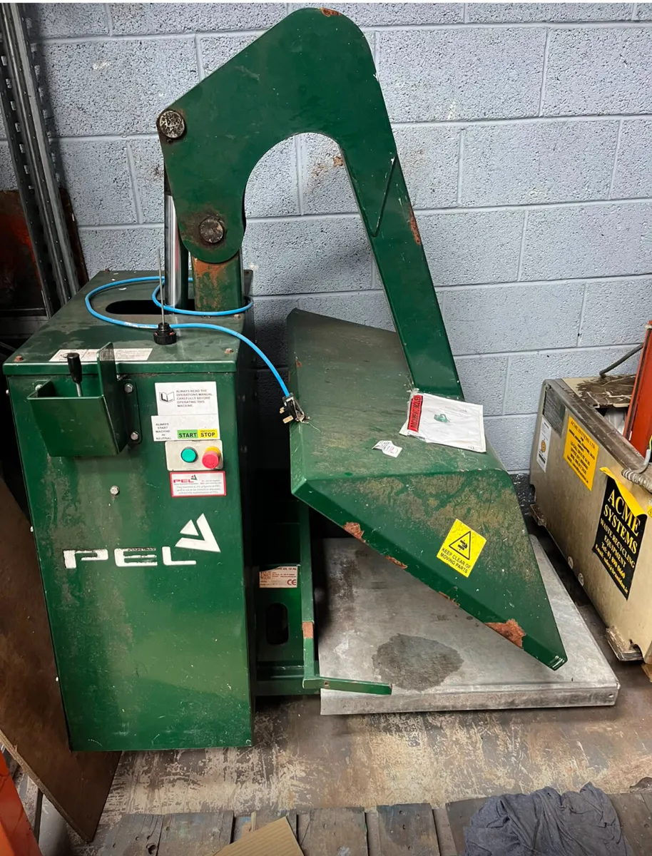 1100lts Bin compactor - Image 2