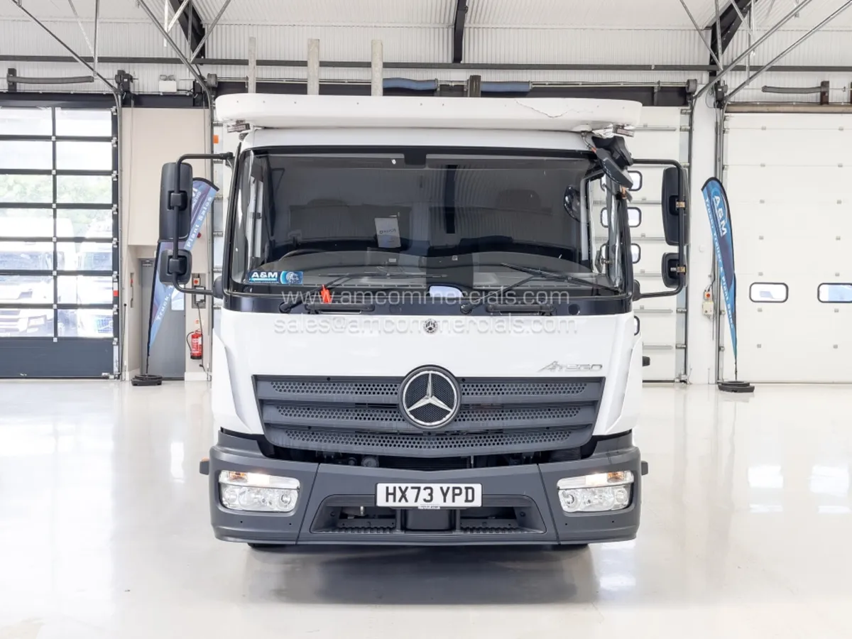 2023 MERCEDES ATEGO 816 POLE CARRIER UTILITY CRANE - Image 2