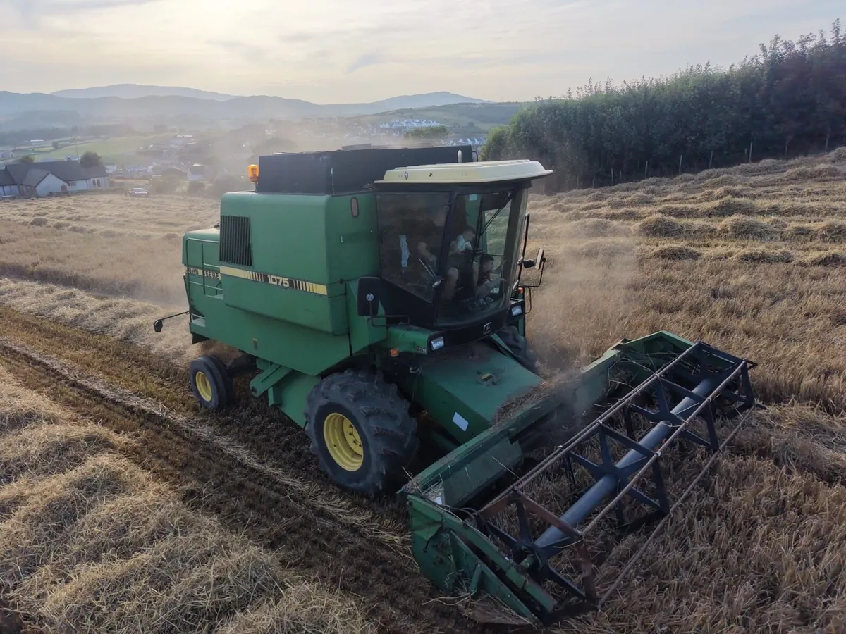 John deere 1075 combine - Image 2
