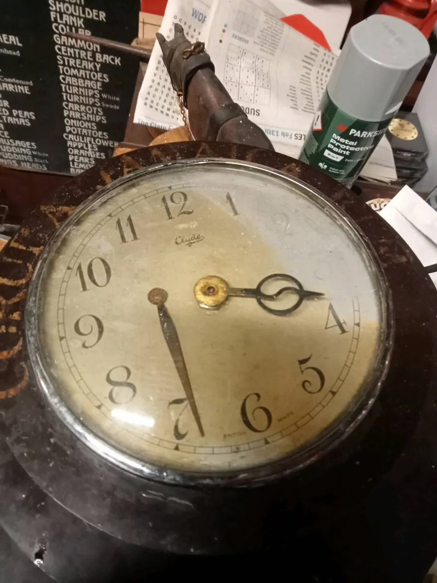 Old clock - Image 2