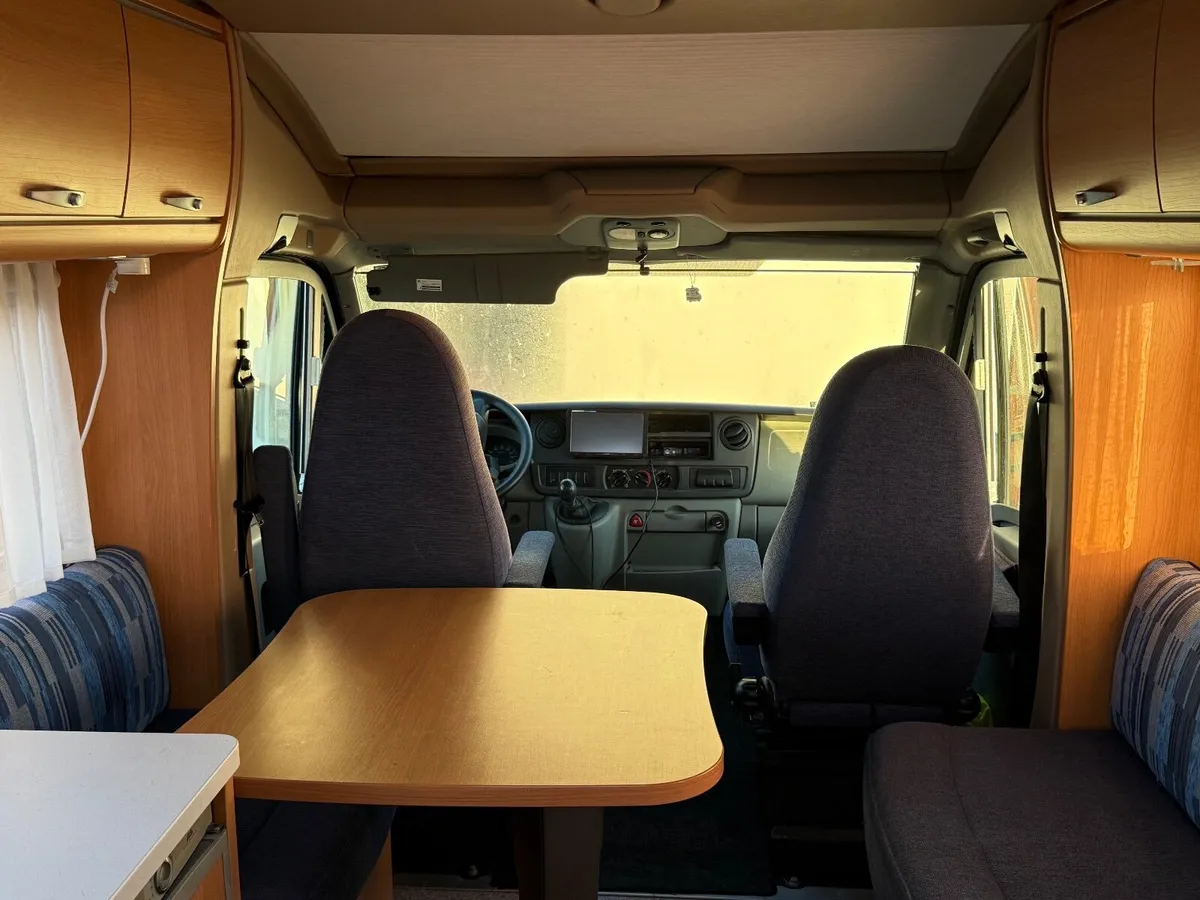 Camper van - Image 2
