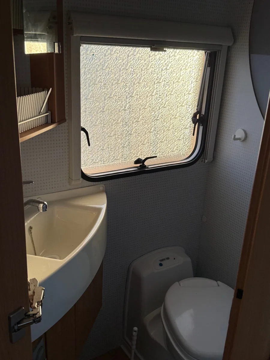Camper van - Image 3